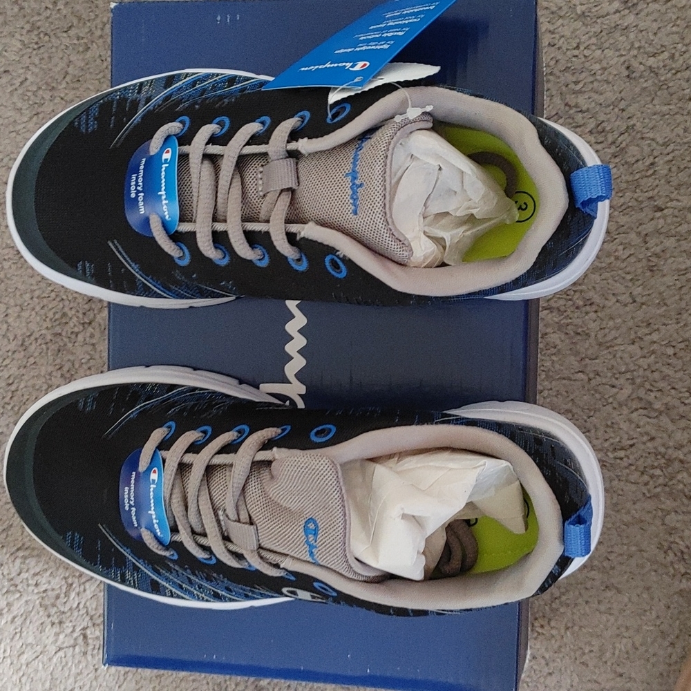 Shoes - Picture 3 of 3